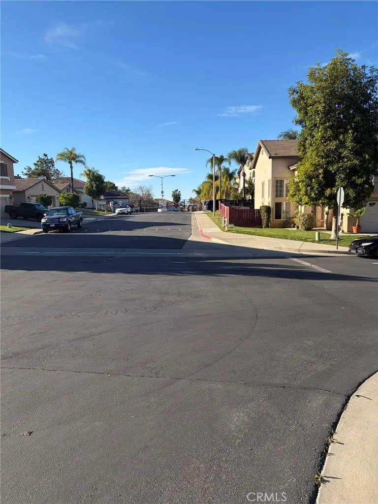 27610 Corte Del Sol, Moreno Valley, California 92555 home-pic-14