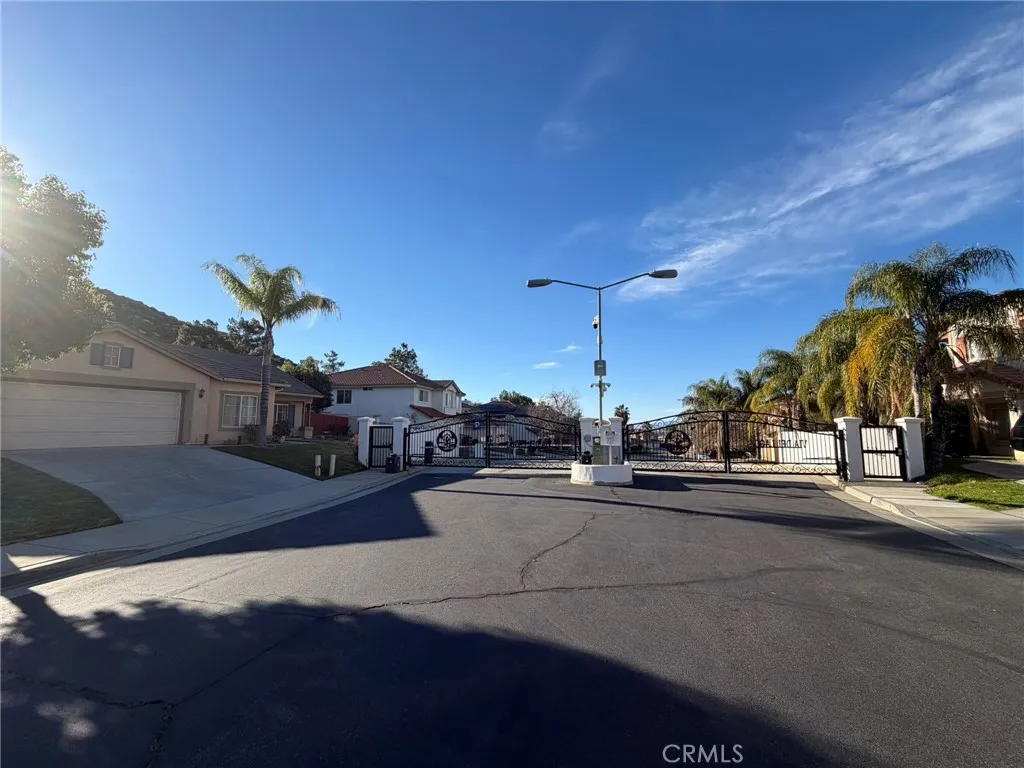 27610 Corte Del Sol, Moreno Valley, California 92555 home-pic-18