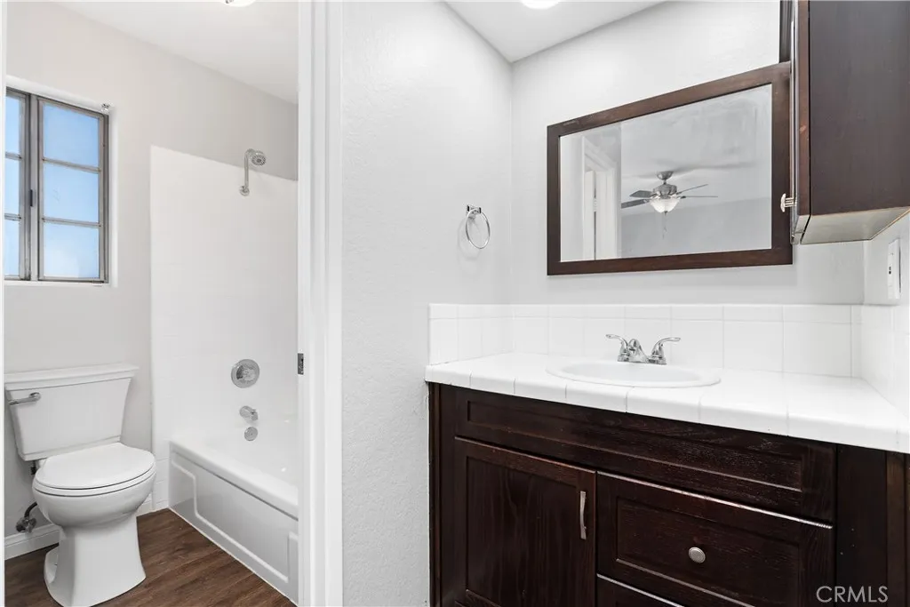 941 Elm 16, Long Beach, California 90813 home-pic-23