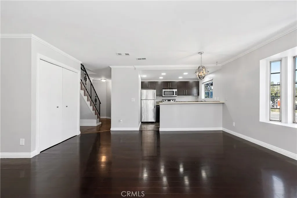 941 Elm 16, Long Beach, California 90813 home-pic-6