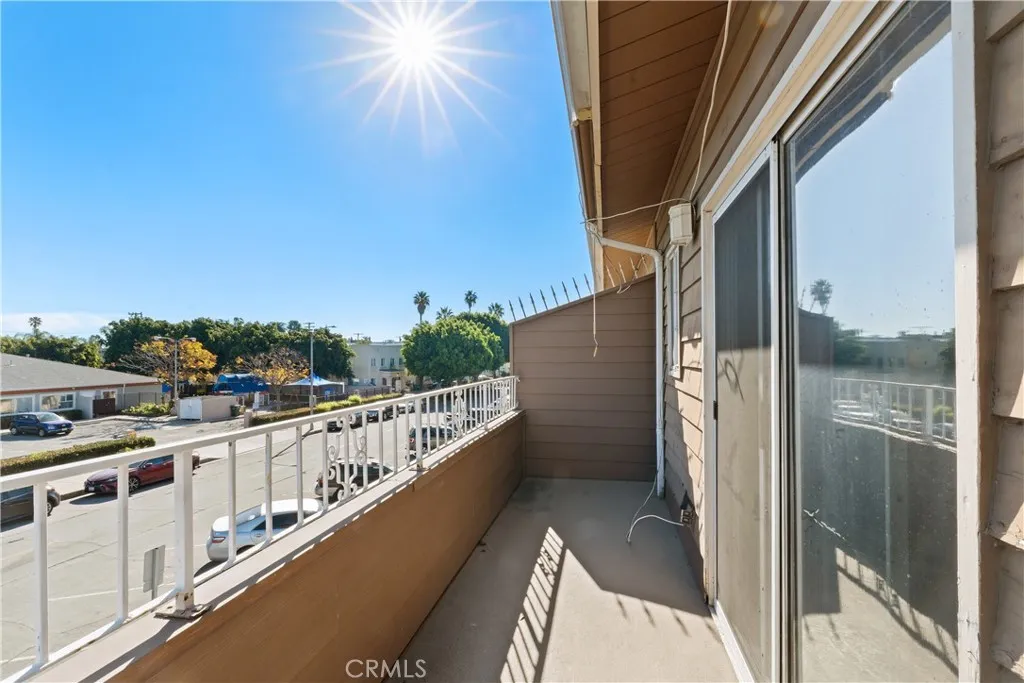 941 Elm 16, Long Beach, California 90813 home-pic-26