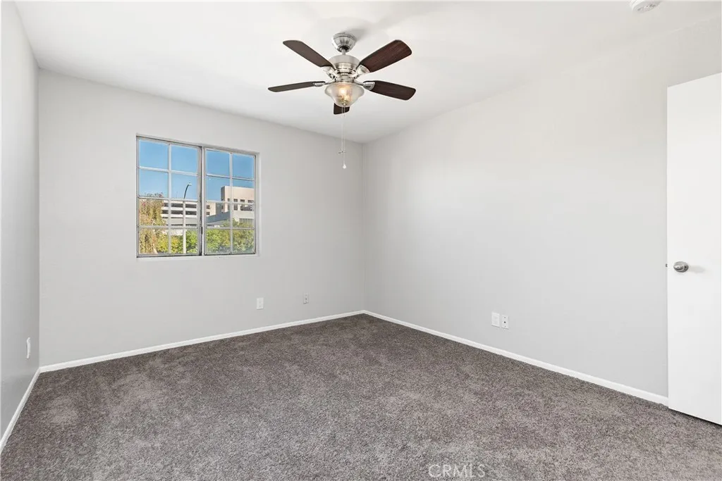 941 Elm 16, Long Beach, California 90813 home-pic-29