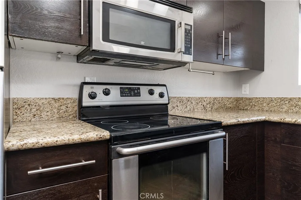 941 Elm 16, Long Beach, California 90813 home-pic-15