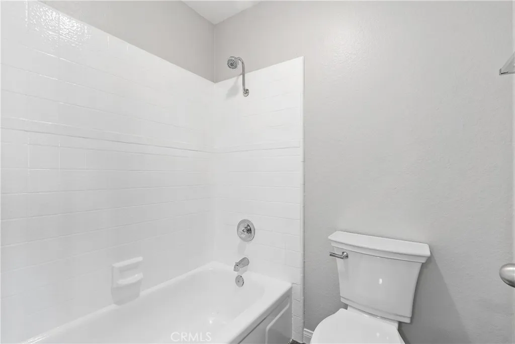 941 Elm 16, Long Beach, California 90813 home-pic-31