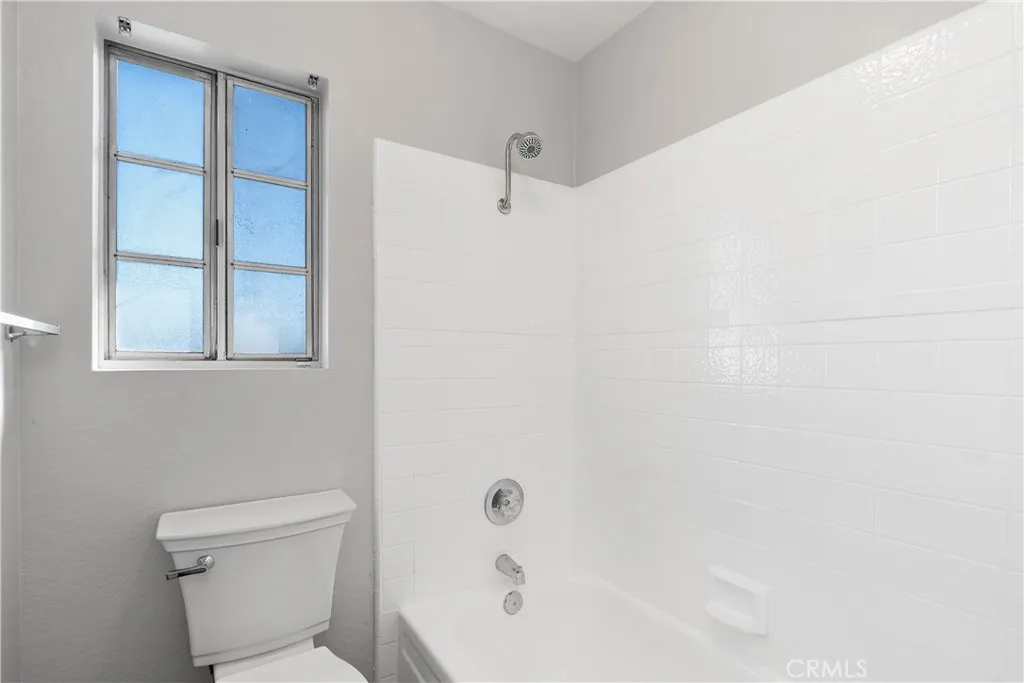 941 Elm 16, Long Beach, California 90813 home-pic-24