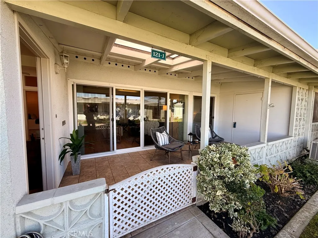 13500 Wentworth Lane 121j, Seal Beach, California 90740 home-pic-2