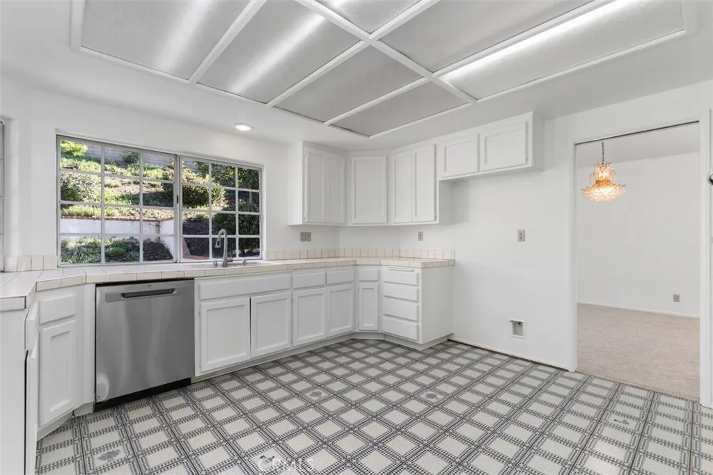 28092 Edelweiss Court, Laguna Niguel, California 92677 home-pic-11