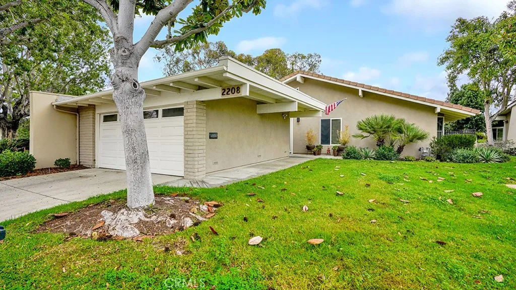 2208 Fortuna, Newport Beach, California 92660 home-pic-1