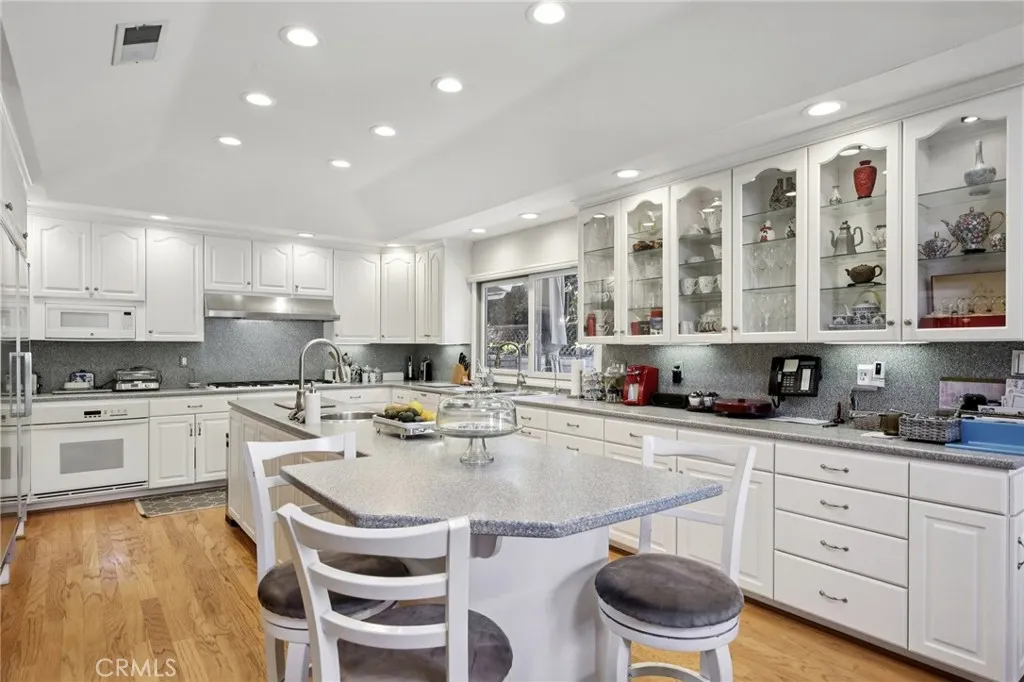 18301 Churchill Lane, Villa Park, California 92861 home-pic-17