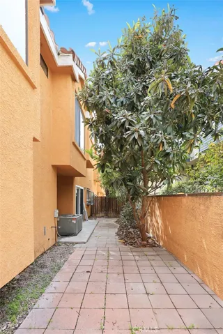 319 California Street F, Arcadia, California 91006