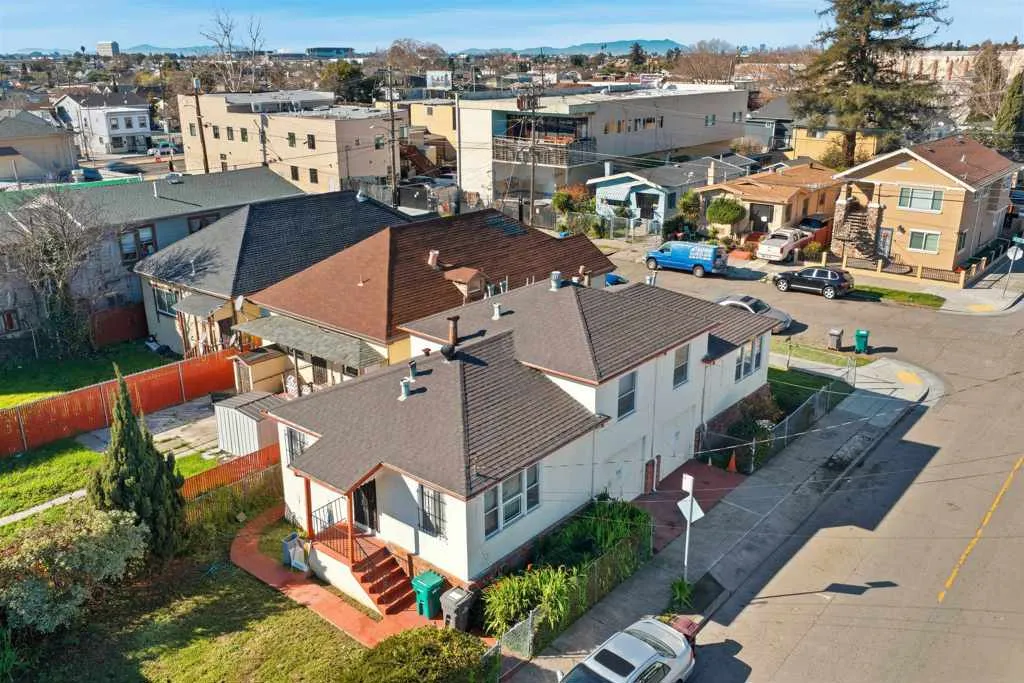 1442 92nd Avenue, Oakland, California 94603 home-pic-4