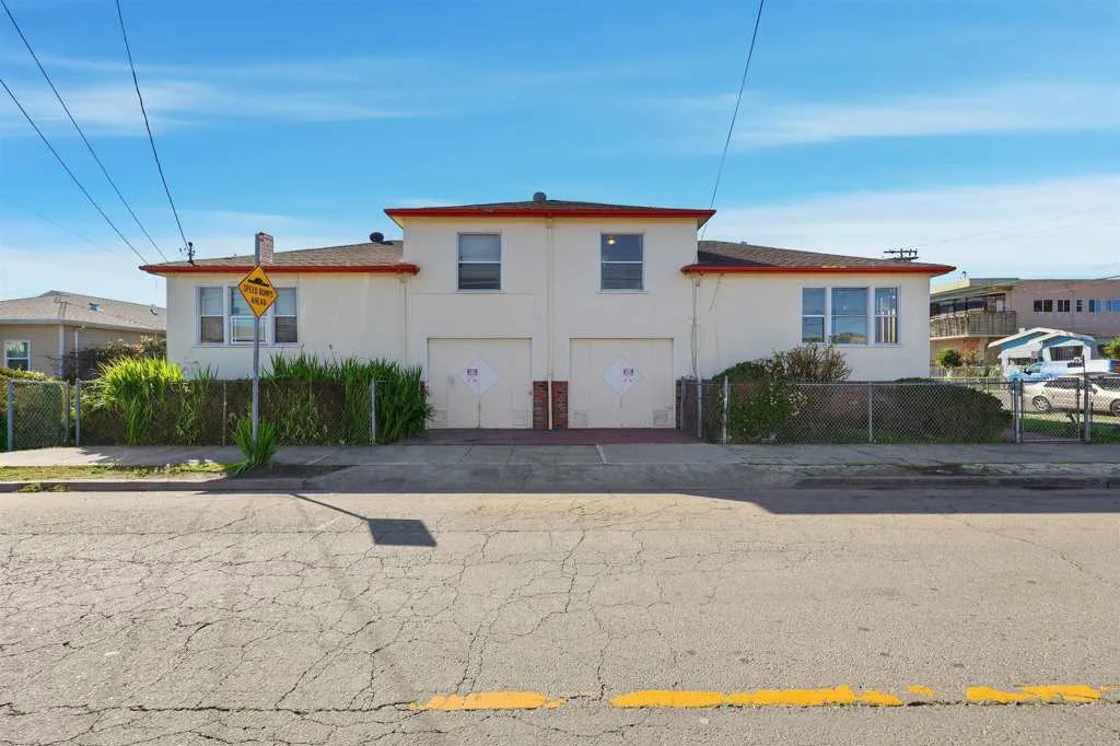 1442 92nd Avenue, Oakland, California 94603 home-pic-1