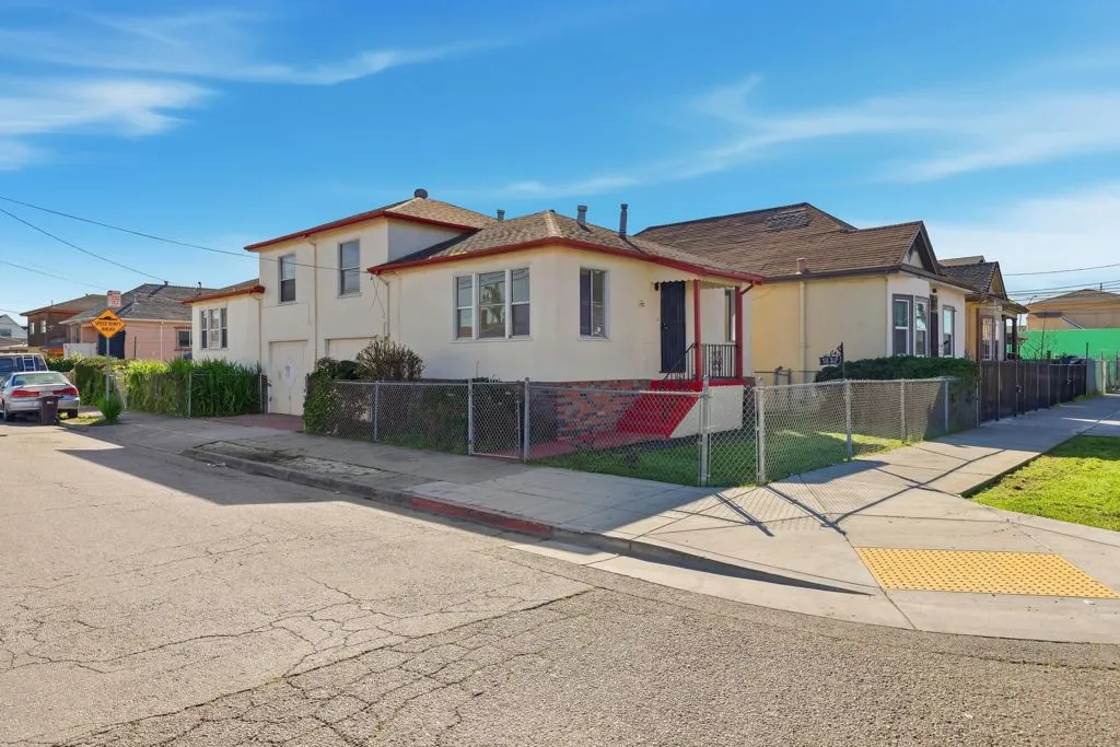 1442 92nd Avenue, Oakland, California 94603 home-pic-18