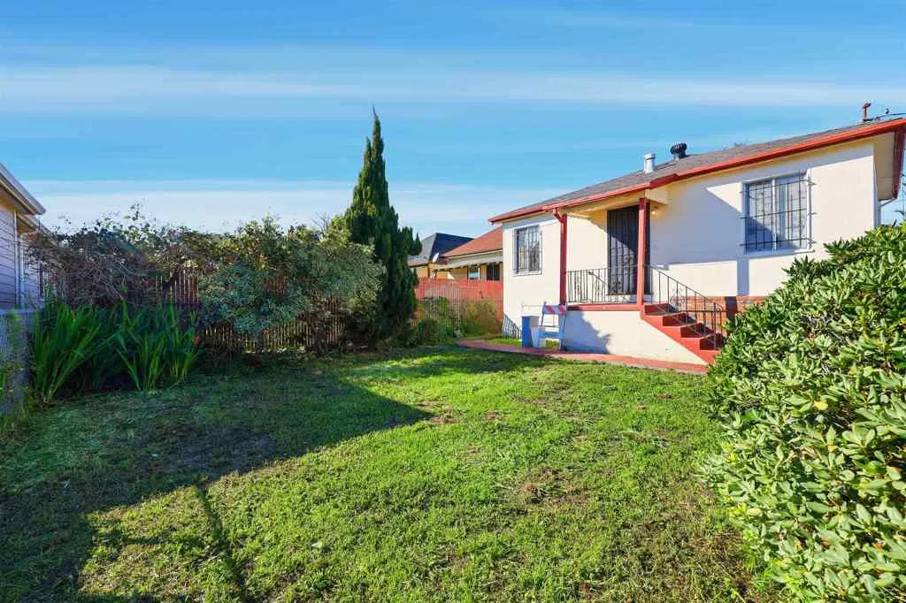 1442 92nd Avenue, Oakland, California 94603 home-pic-3