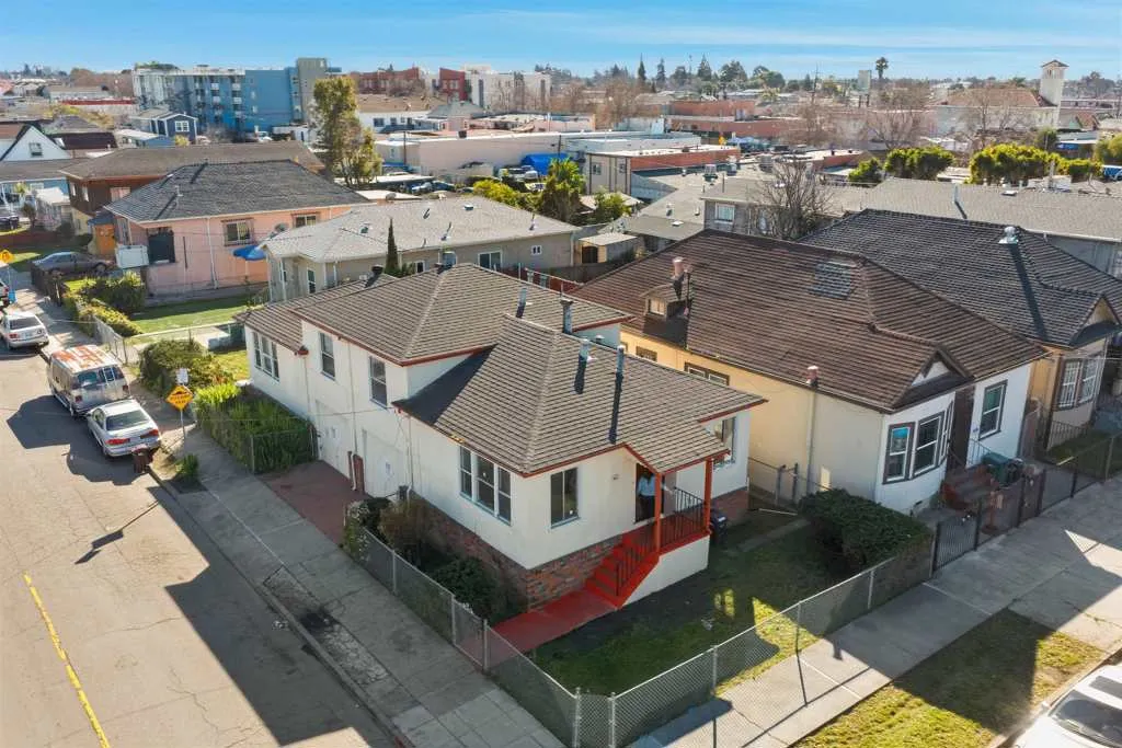 1442 92nd Avenue, Oakland, California 94603 home-pic-5