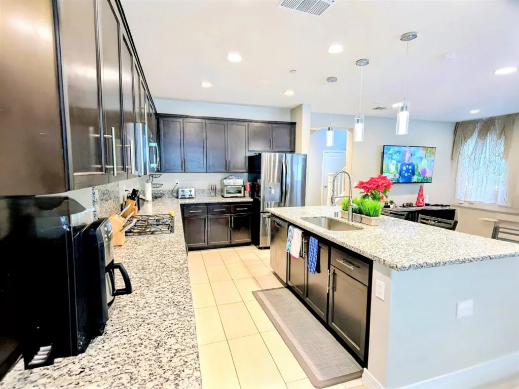 24440 Periwinkle Way, Lake Elsinore, California 92532 home-pic-8
