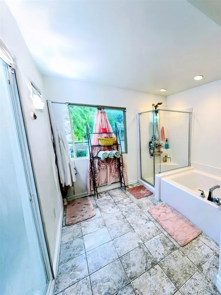 24440 Periwinkle Way, Lake Elsinore, California 92532 home-pic-13