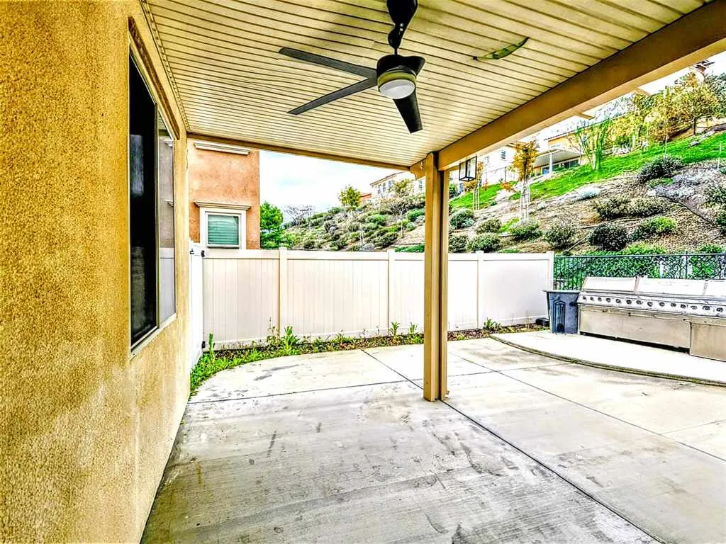 24440 Periwinkle Way, Lake Elsinore, California 92532 home-pic-26