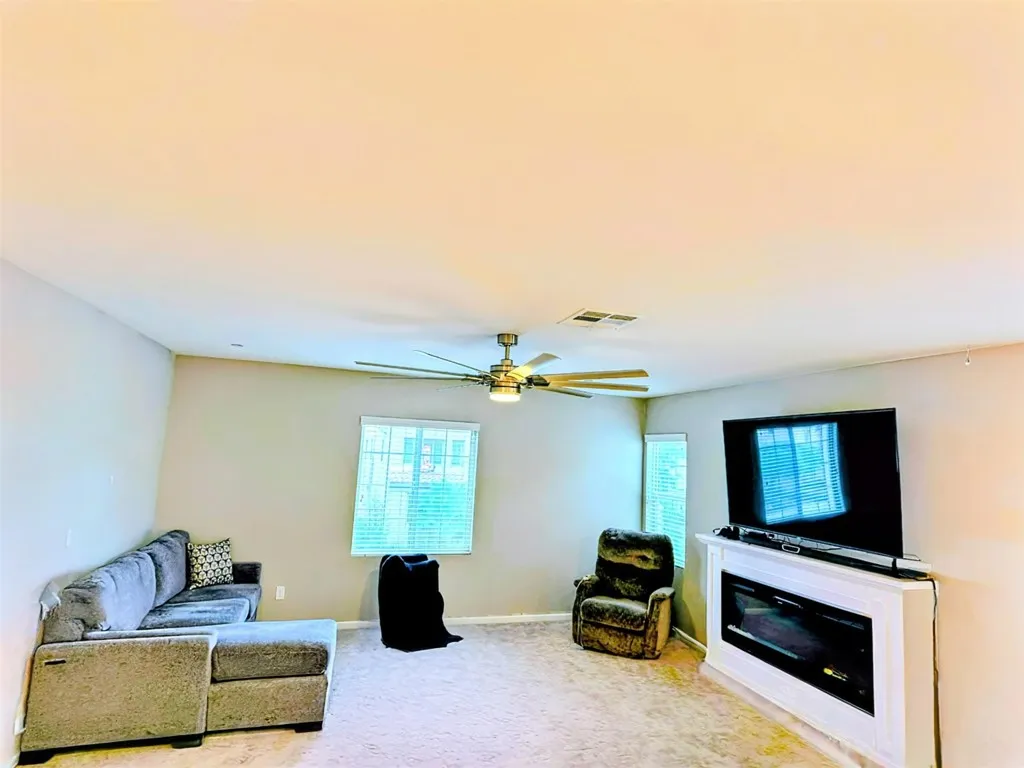 24440 Periwinkle Way, Lake Elsinore, California 92532 home-pic-21