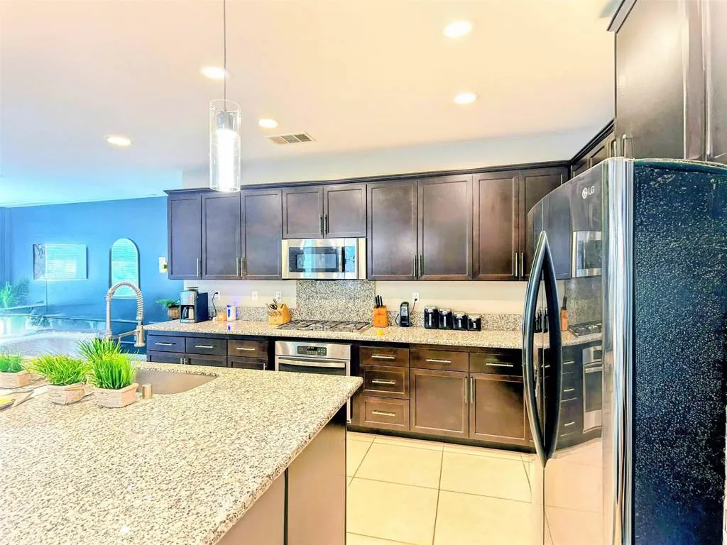 24440 Periwinkle Way, Lake Elsinore, California 92532 home-pic-7