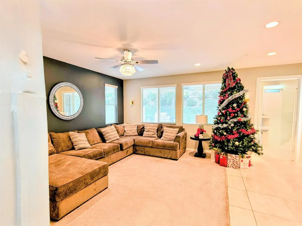 24440 Periwinkle Way, Lake Elsinore, California 92532 home-pic-4