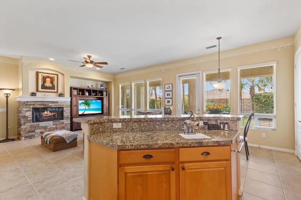 27 Via Del Maricale, Rancho Mirage, California 92270 home-pic-7