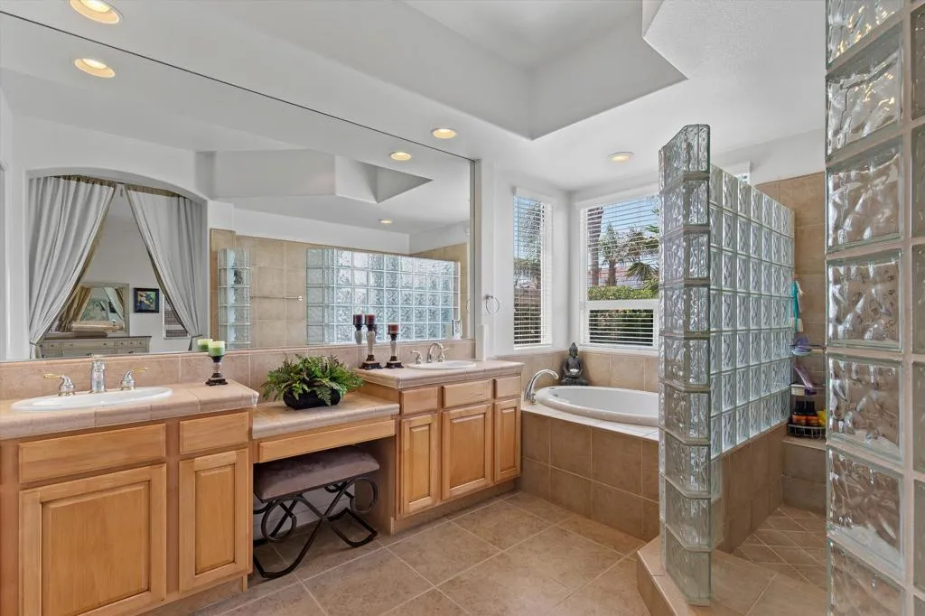 27 Via Del Maricale, Rancho Mirage, California 92270 home-pic-26