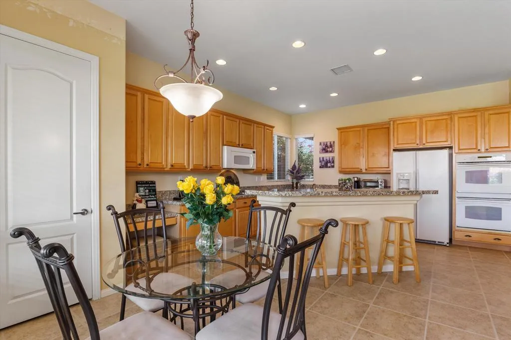 27 Via Del Maricale, Rancho Mirage, California 92270 home-pic-8