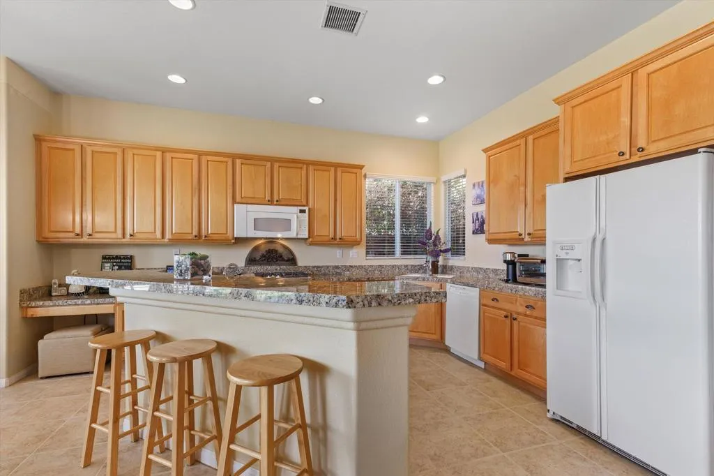 27 Via Del Maricale, Rancho Mirage, California 92270 home-pic-4