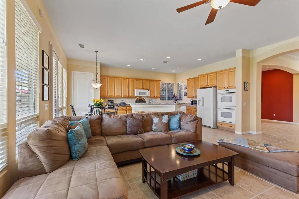 27 Via Del Maricale, Rancho Mirage, California 92270 home-pic-10