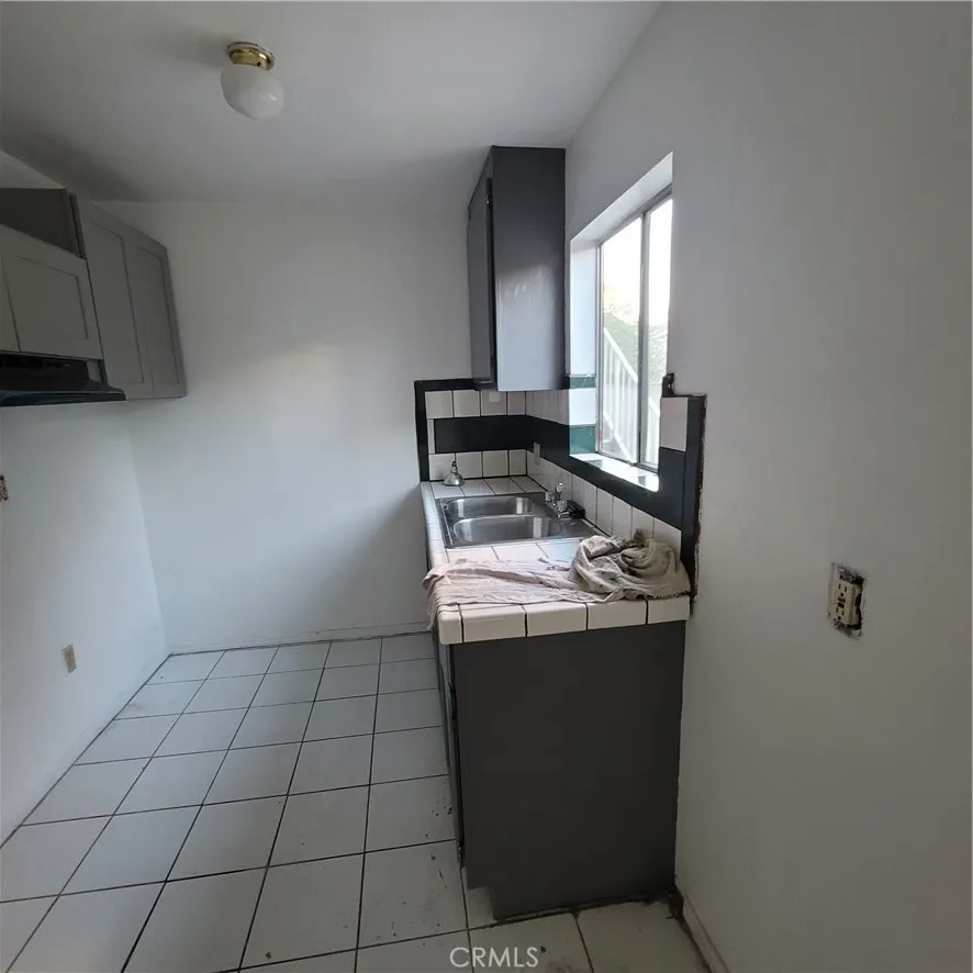 2632 W 16th, Los Angeles, California 90019 home-pic-23