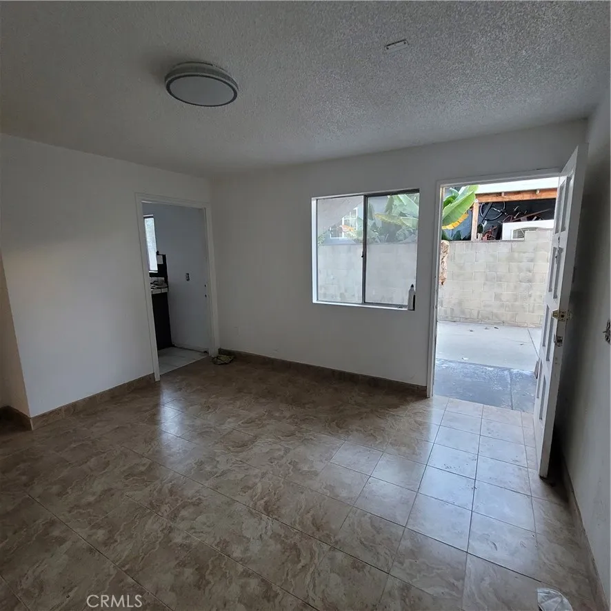 2632 W 16th, Los Angeles, California 90019 home-pic-24