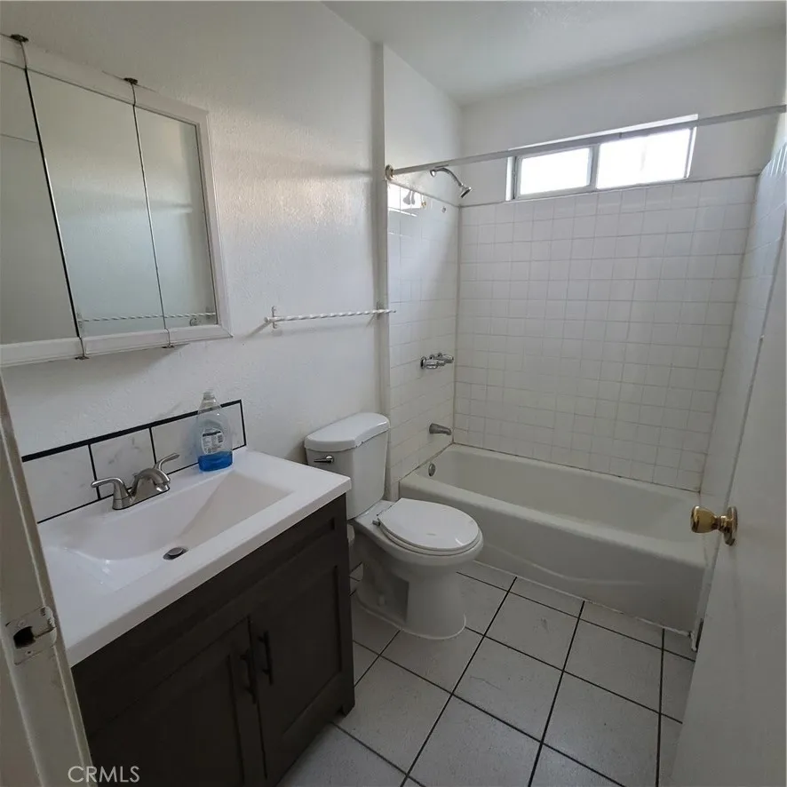 2632 W 16th, Los Angeles, California 90019 home-pic-18