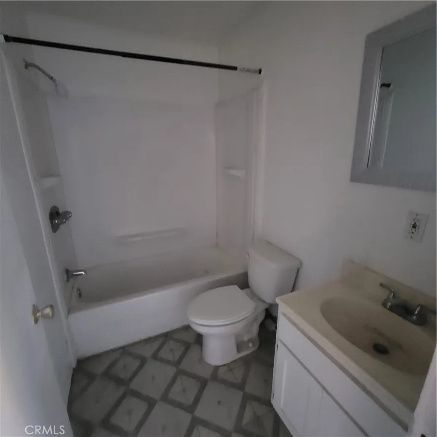 2632 W 16th, Los Angeles, California 90019 home-pic-21