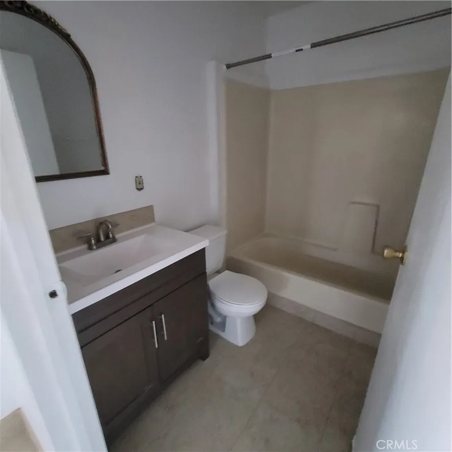 2632 W 16th, Los Angeles, California 90019 home-pic-16