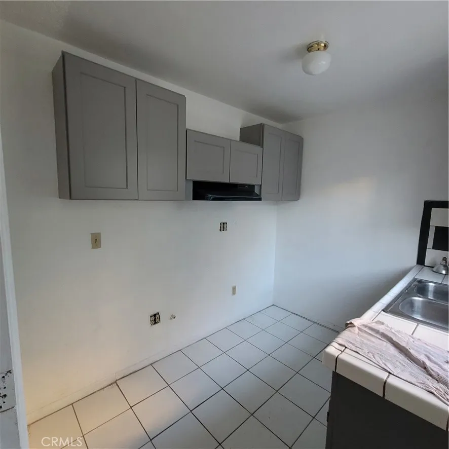 2632 W 16th, Los Angeles, California 90019 home-pic-22