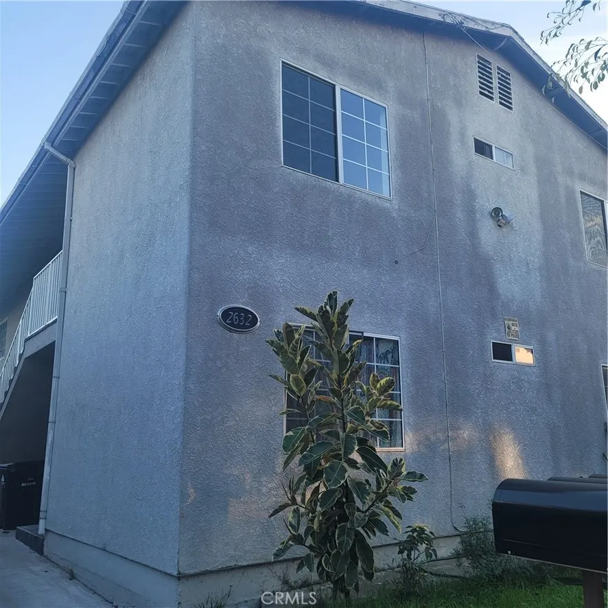 2632 W 16th, Los Angeles, California 90019 home-pic-1