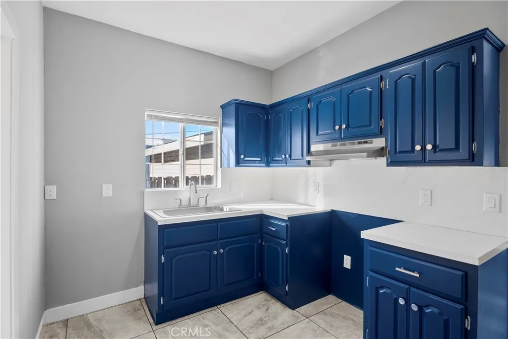 1257 W Vernon, Los Angeles, California 90037 home-pic-14