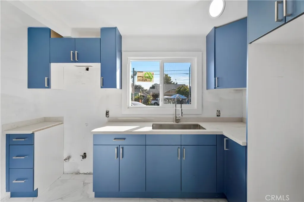 1257 W Vernon, Los Angeles, California 90037 home-pic-7
