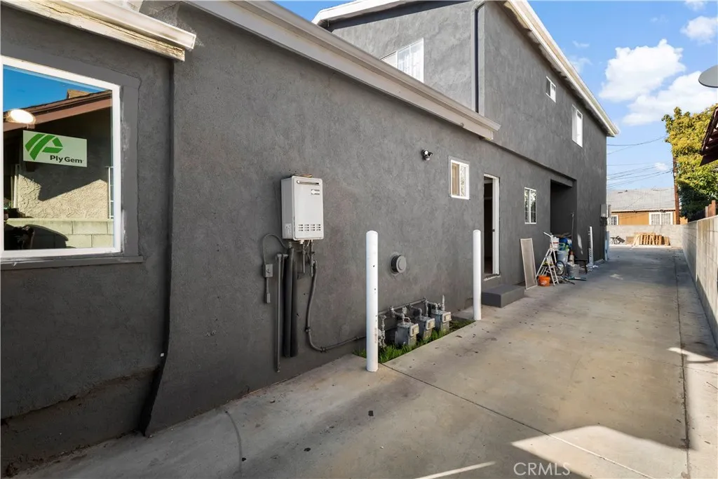 1257 W Vernon, Los Angeles, California 90037 home-pic-4