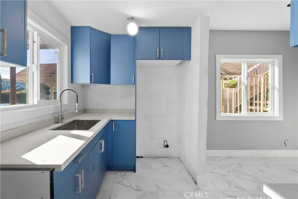 1257 W Vernon, Los Angeles, California 90037 home-pic-8