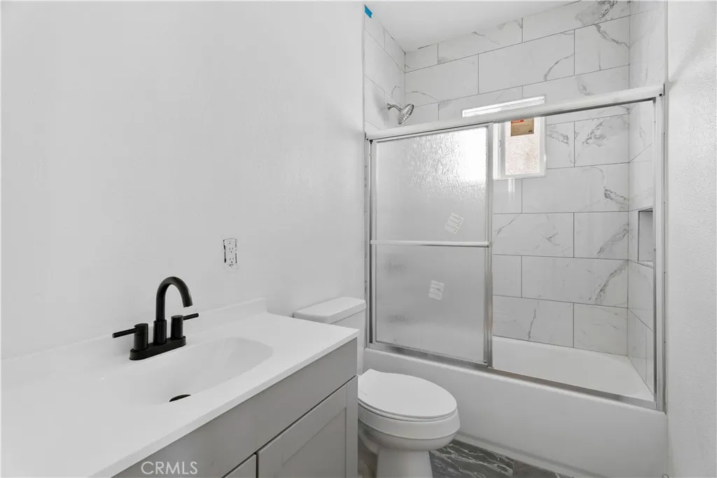 1257 W Vernon, Los Angeles, California 90037 home-pic-26