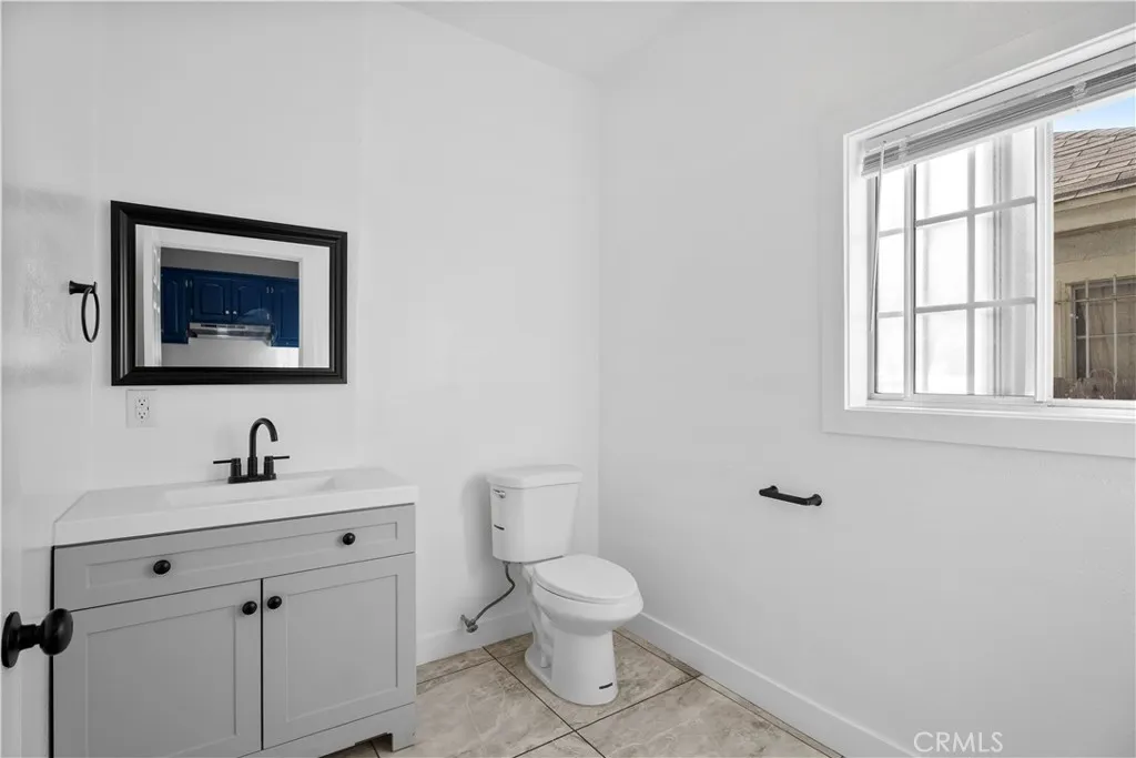 1257 W Vernon, Los Angeles, California 90037 home-pic-15