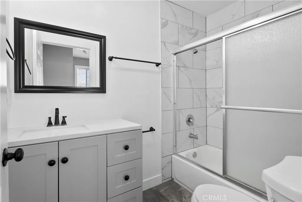 1257 W Vernon, Los Angeles, California 90037 home-pic-21