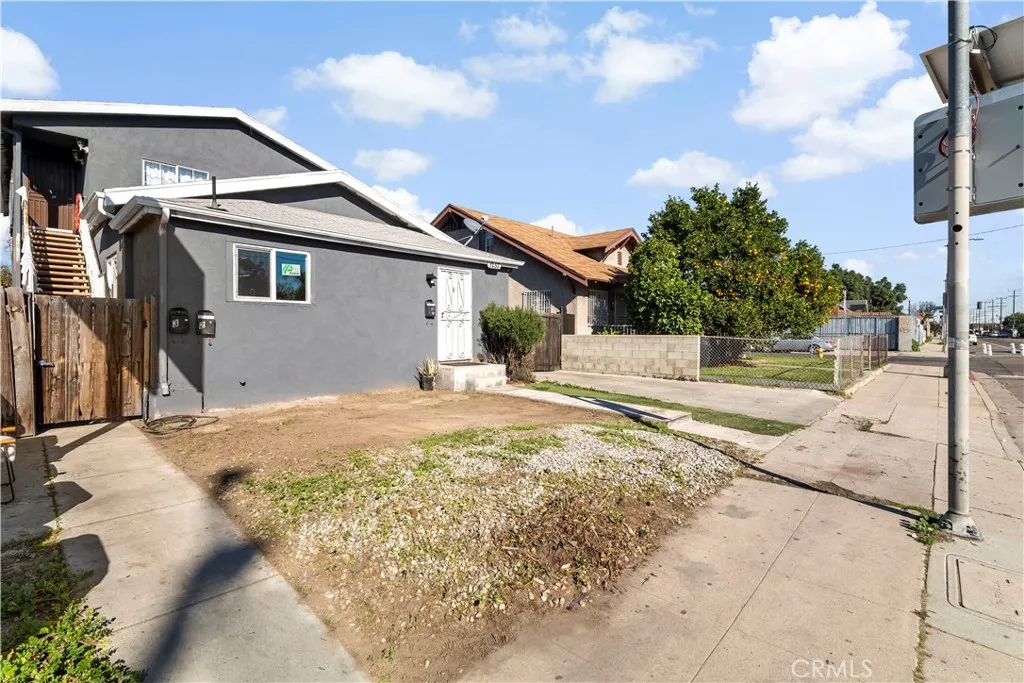 1257 W Vernon, Los Angeles, California 90037 home-pic-23