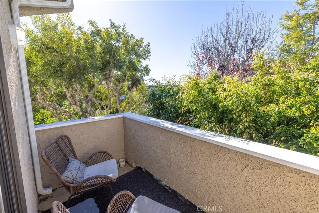 107 S Helberta Avenue 4, Redondo Beach, California 90277 home-pic-37