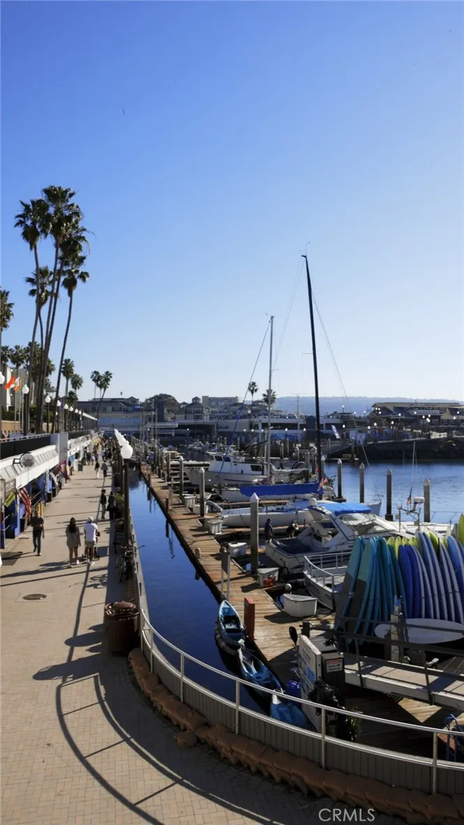 107 S Helberta Avenue 4, Redondo Beach, California 90277 home-pic-8