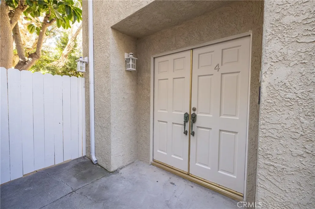 107 S Helberta Avenue 4, Redondo Beach, California 90277 home-pic-42