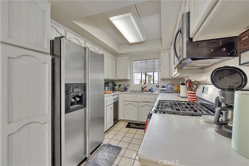 107 S Helberta Avenue 4, Redondo Beach, California 90277 home-pic-21