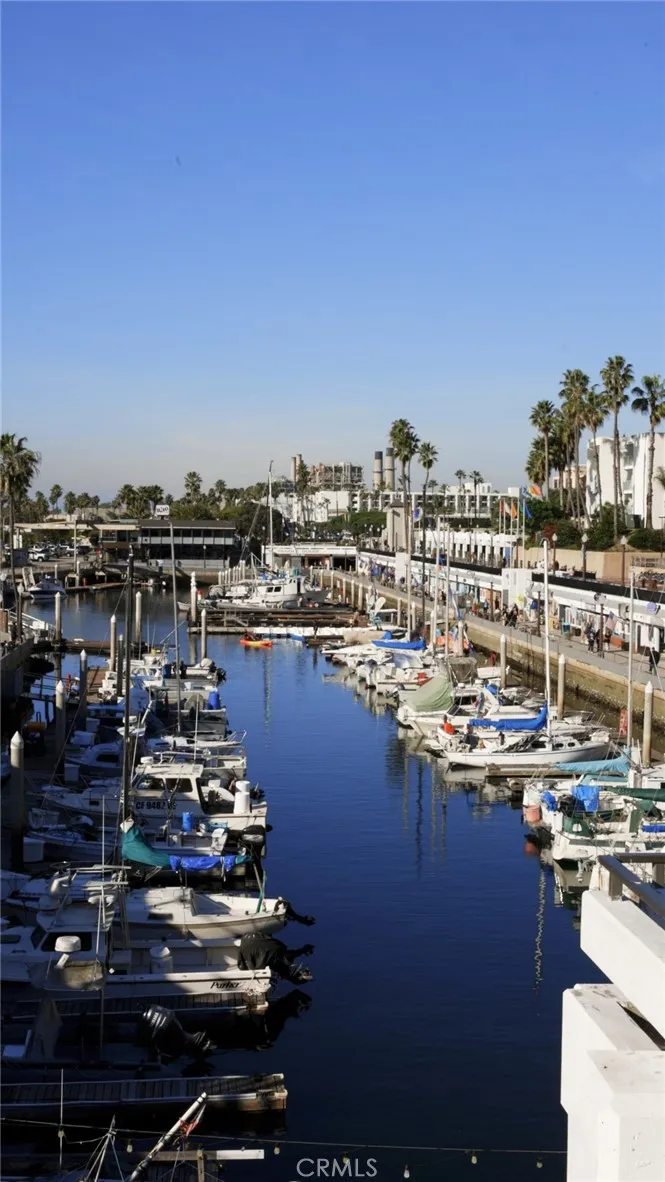 107 S Helberta Avenue 4, Redondo Beach, California 90277 home-pic-7